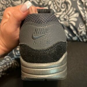 Nike Air Max Size 7 ladies “Metallic Hematite”